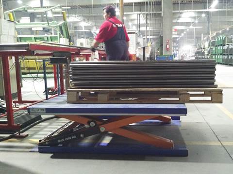 Masa elevatoare Edmo Lift CUB1000 livrat in Romania